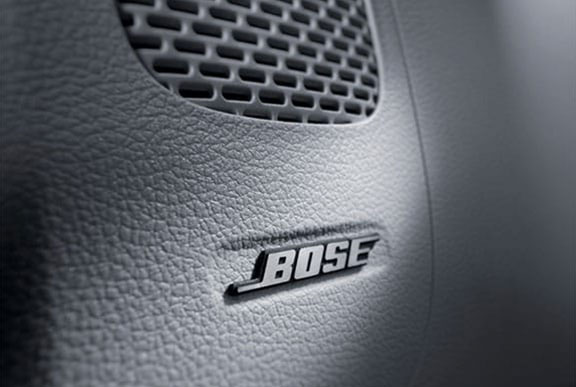 Conectividad altavoces bose Staria